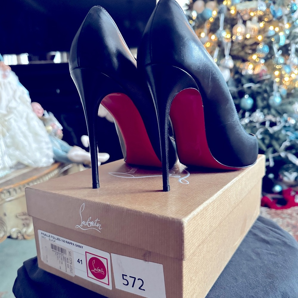 Size 41 worn once Christian Louboutin black pigalle pumps only worn once